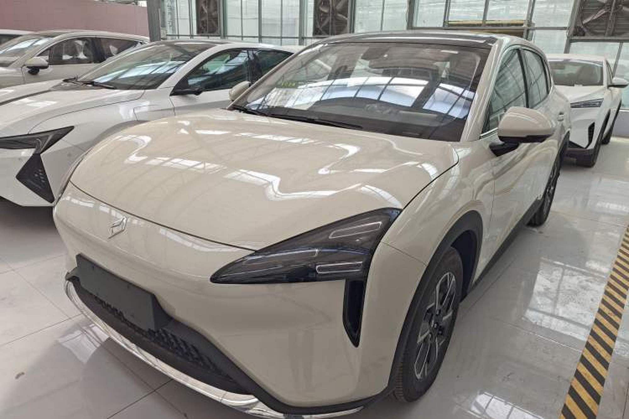 BaoJun Baojun E6