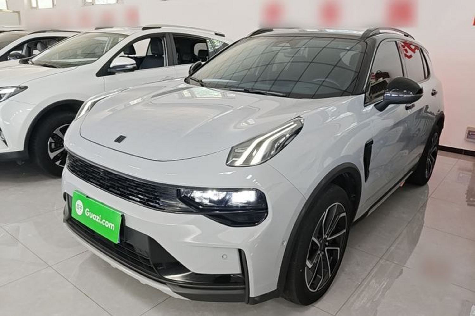 LYNK&CO 01