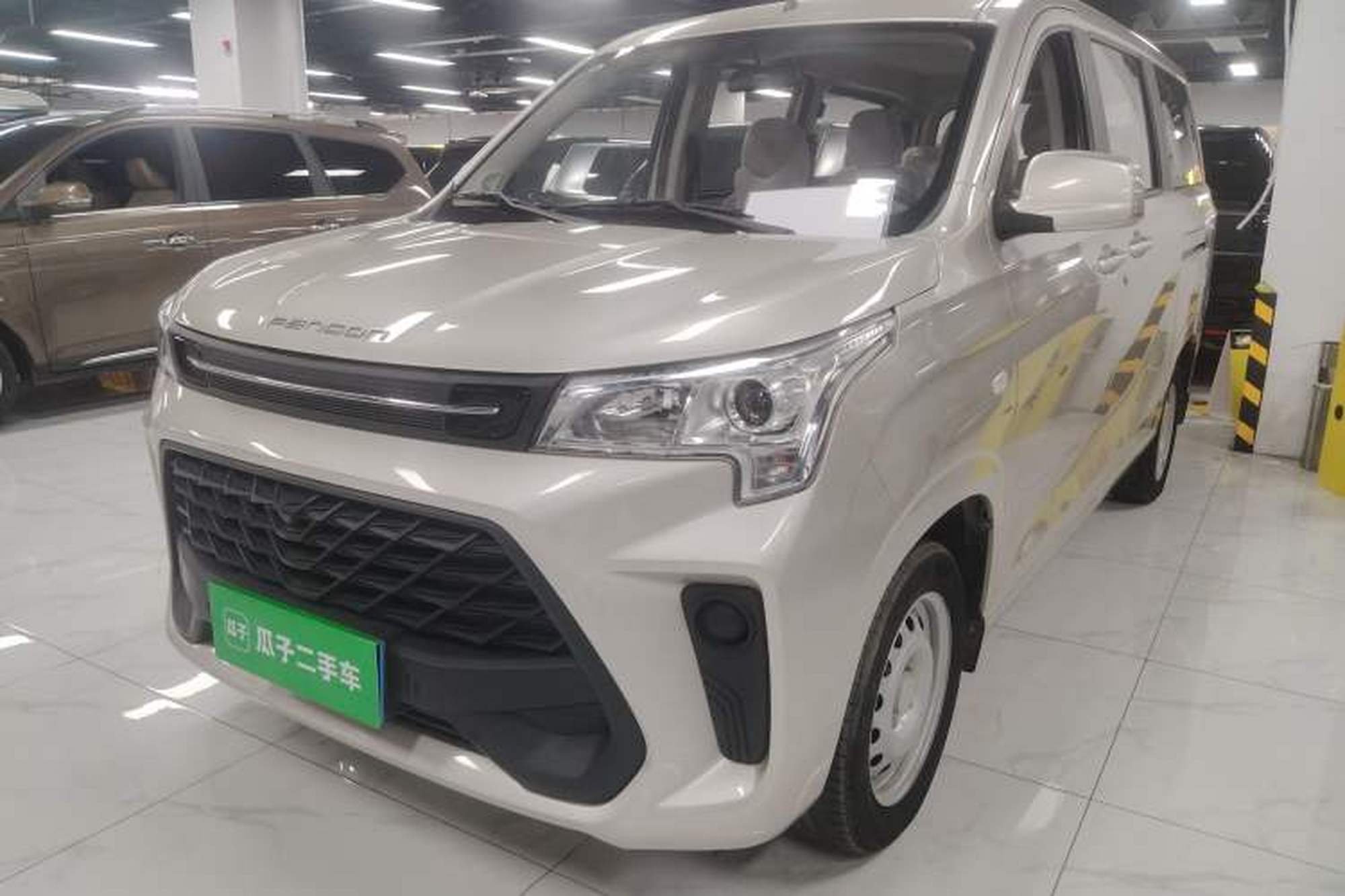 DongFeng Fengon 380