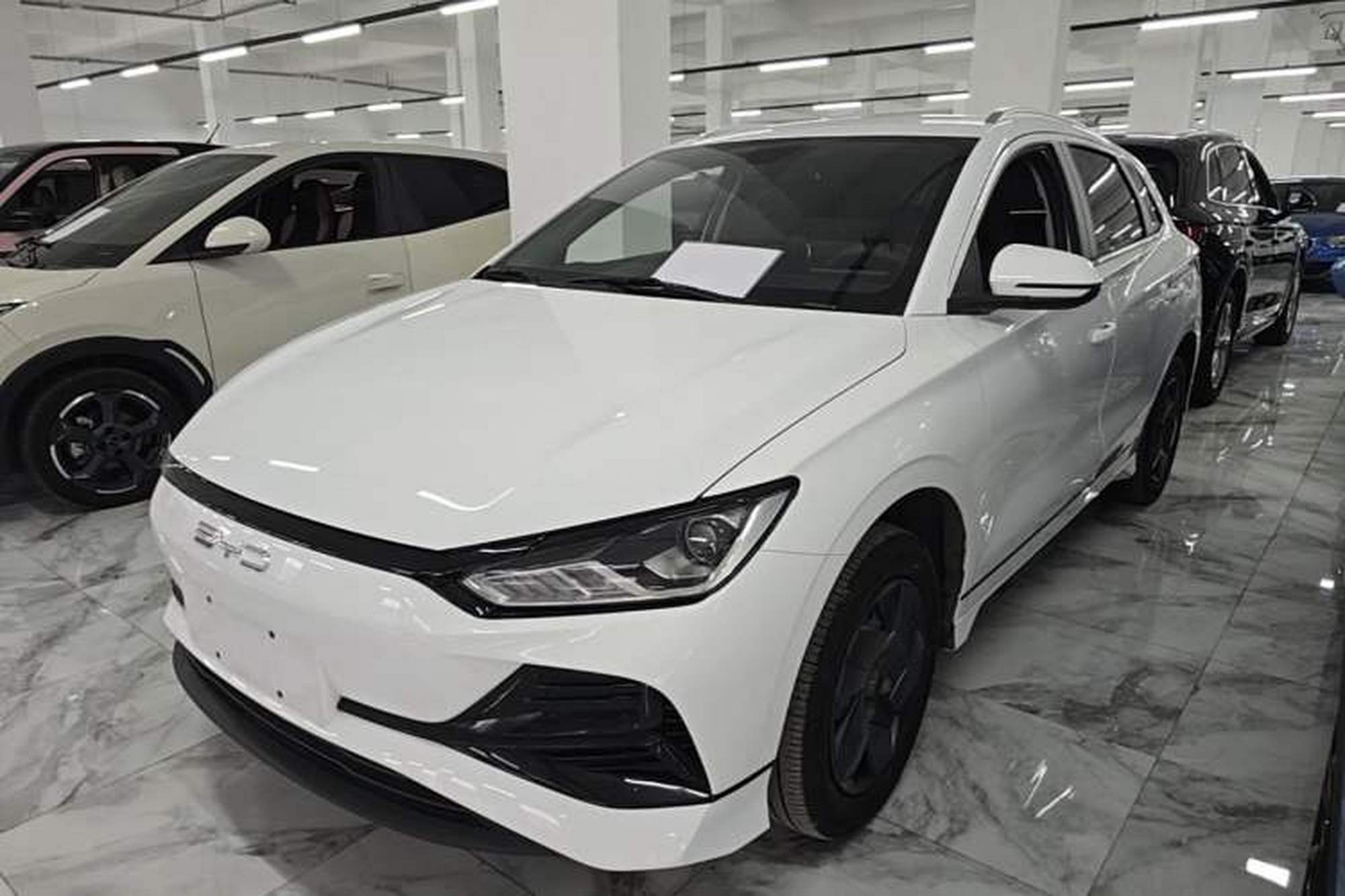 BYD e2
