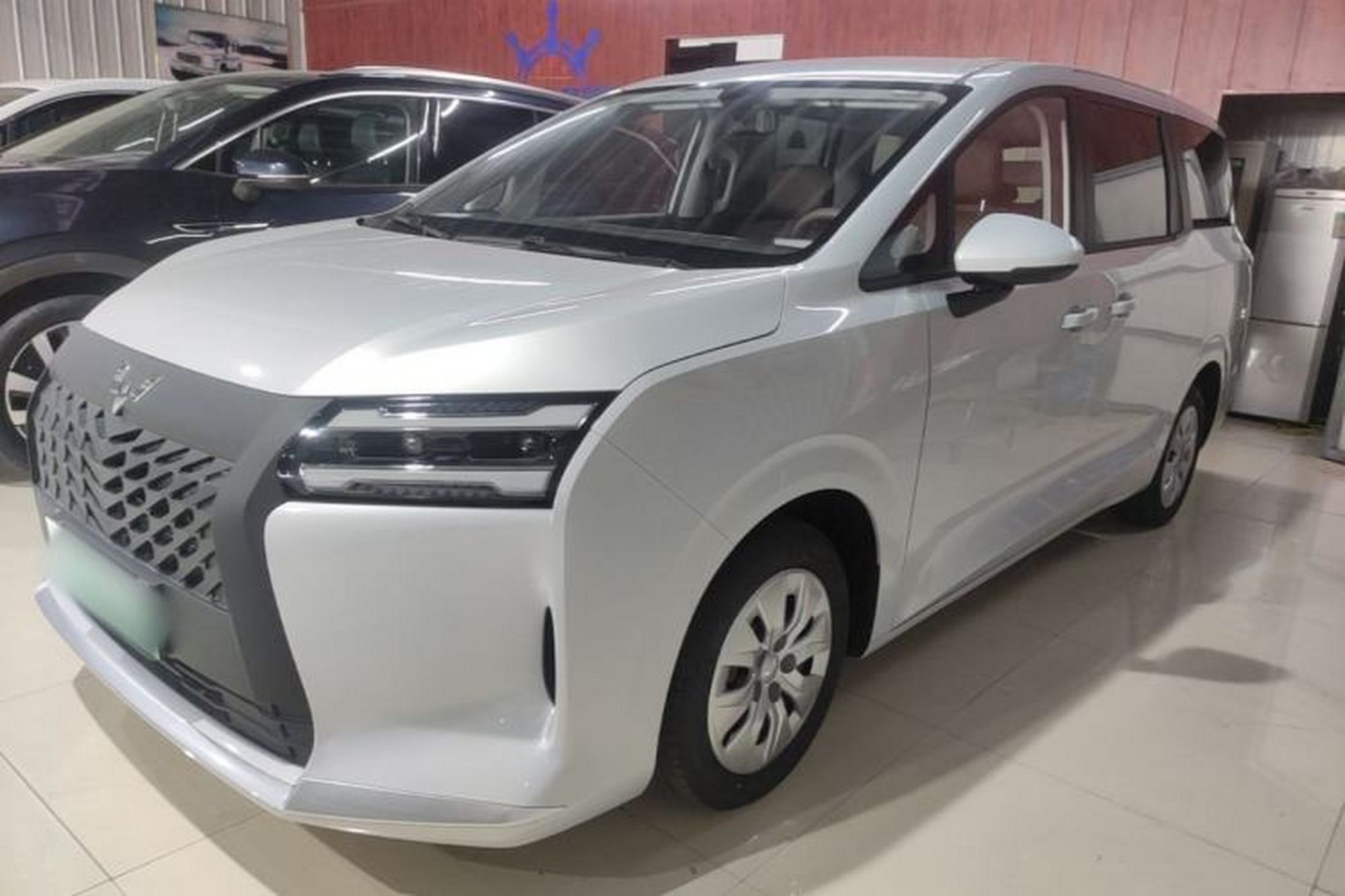 WuLing 730
