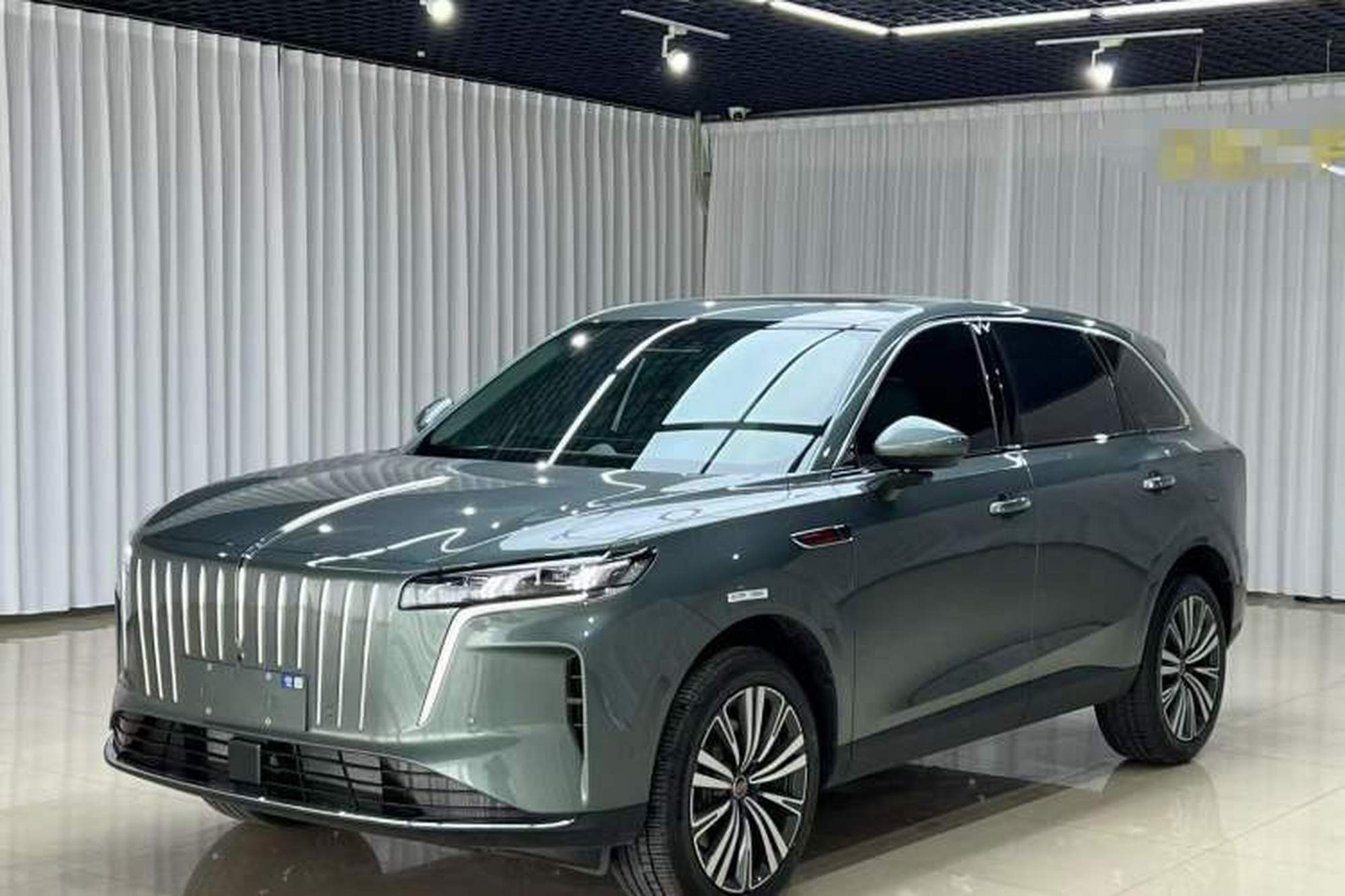 HongQi HS6 PHEV