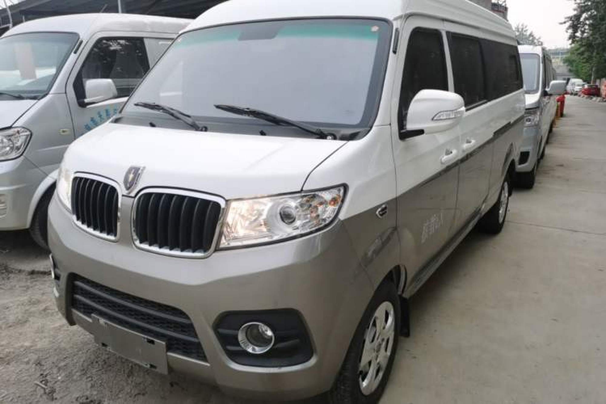 JinBei New Hiace X30L