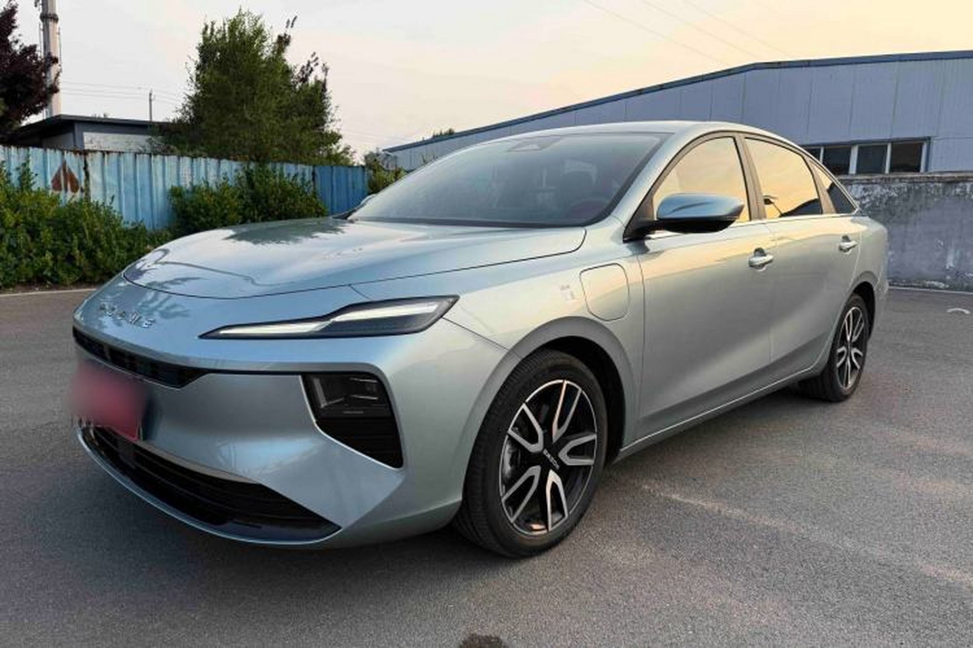 Roewe D6