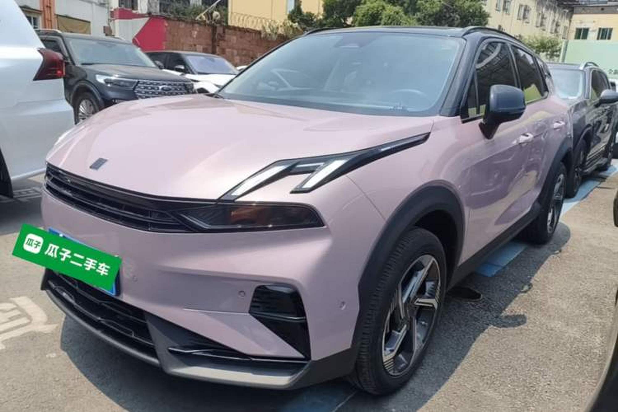 LYNK&CO 06