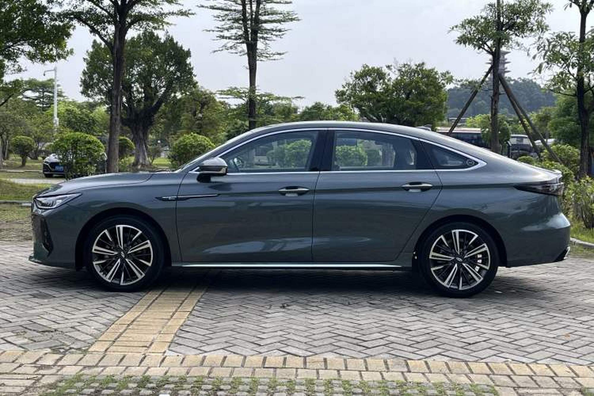 Миниатюра 9