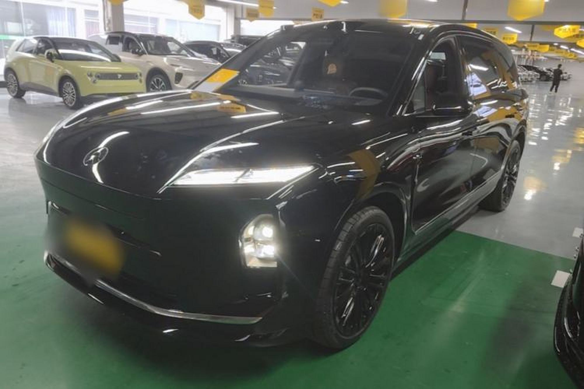 NIO ES8