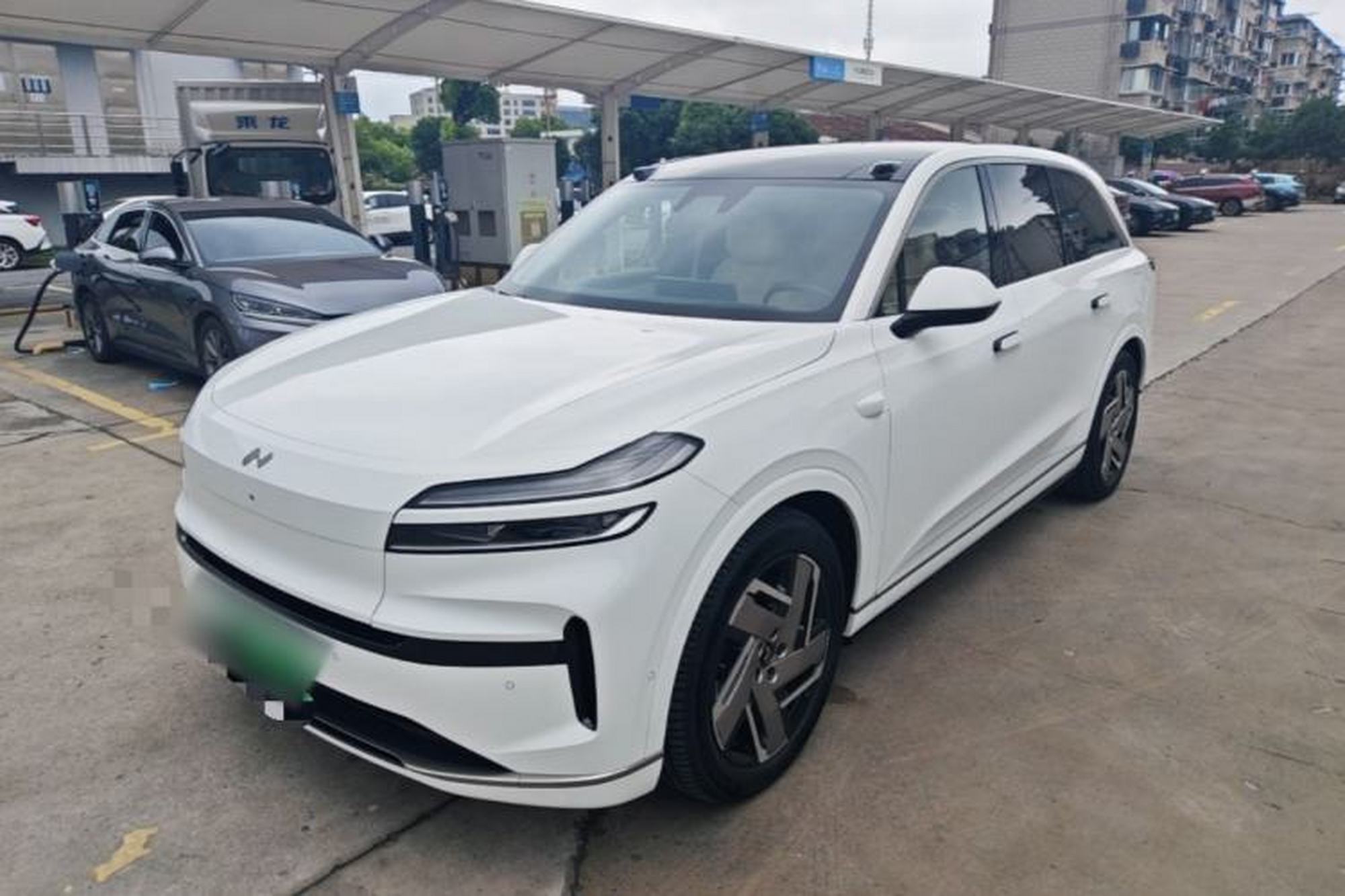 ONVO Luxeed L90
