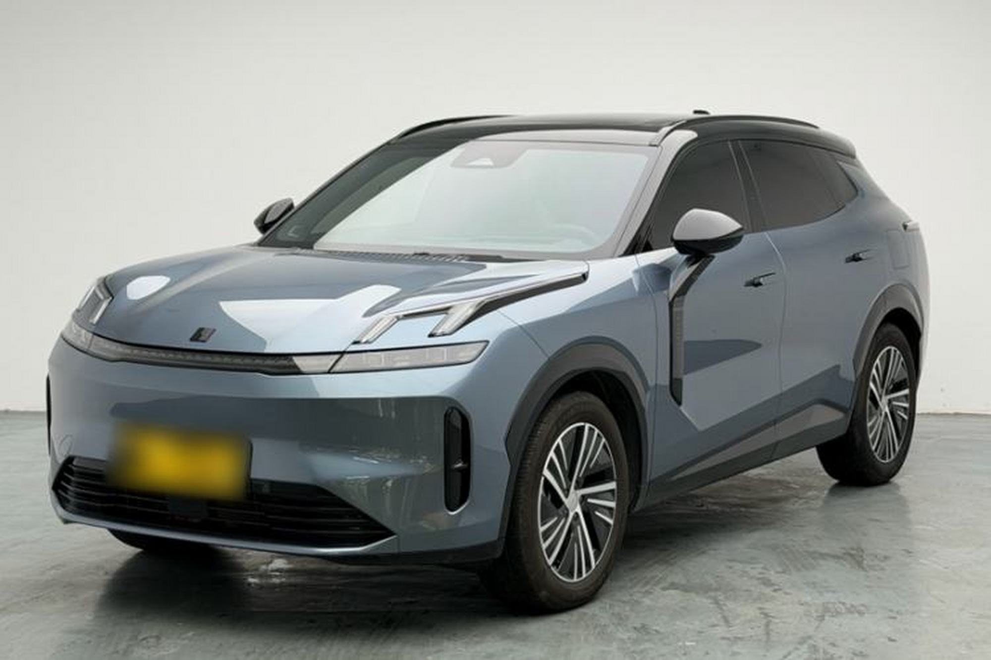 LYNK&CO 08 EM-P
