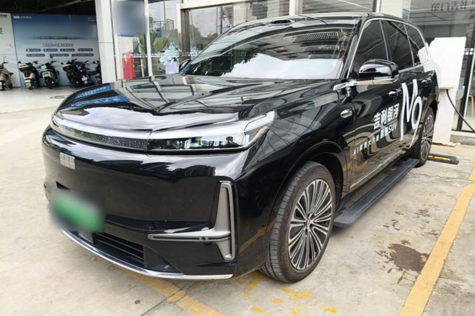 Geely Galaxy M9
