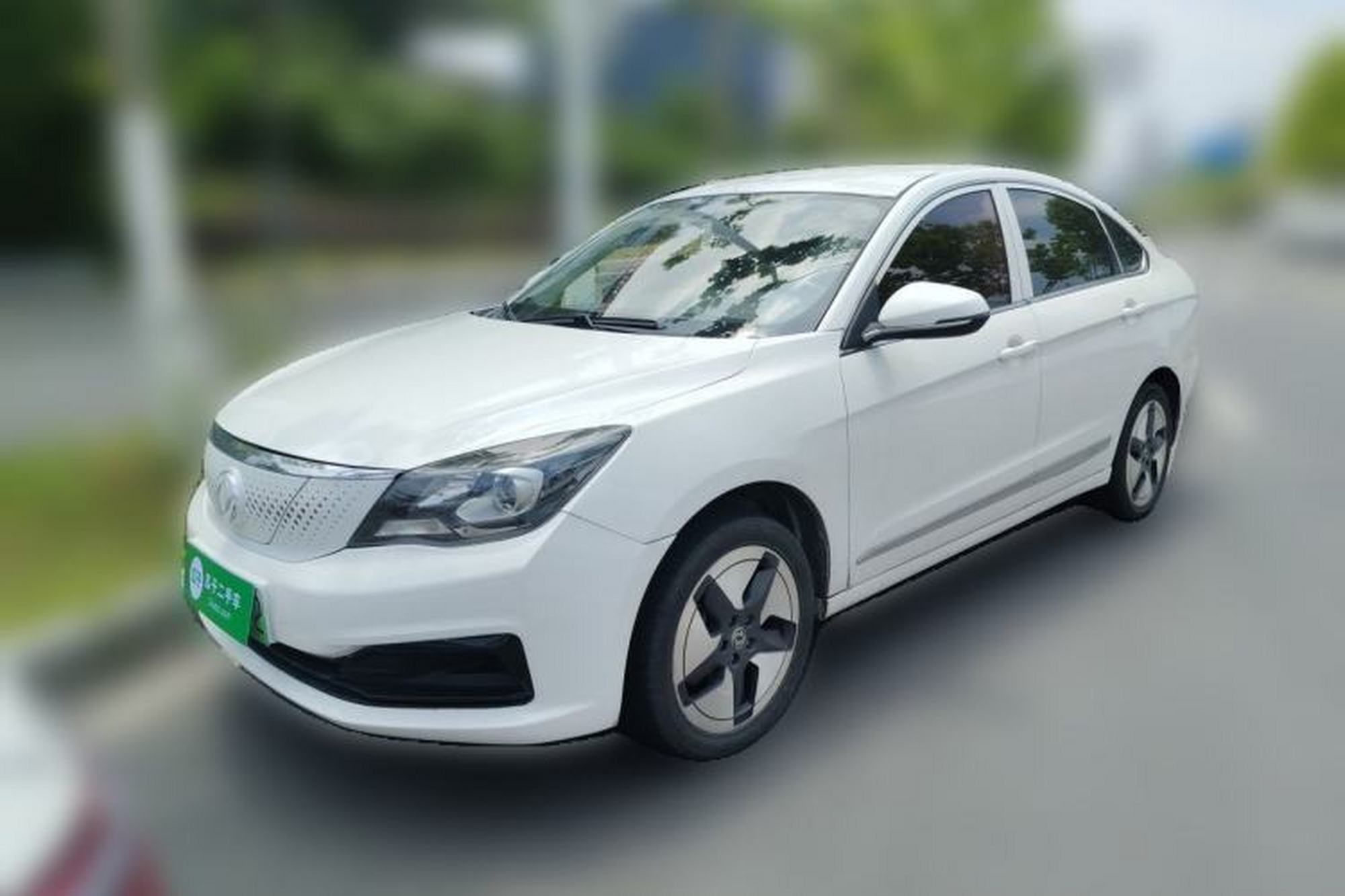 DongFeng Aeolus E70