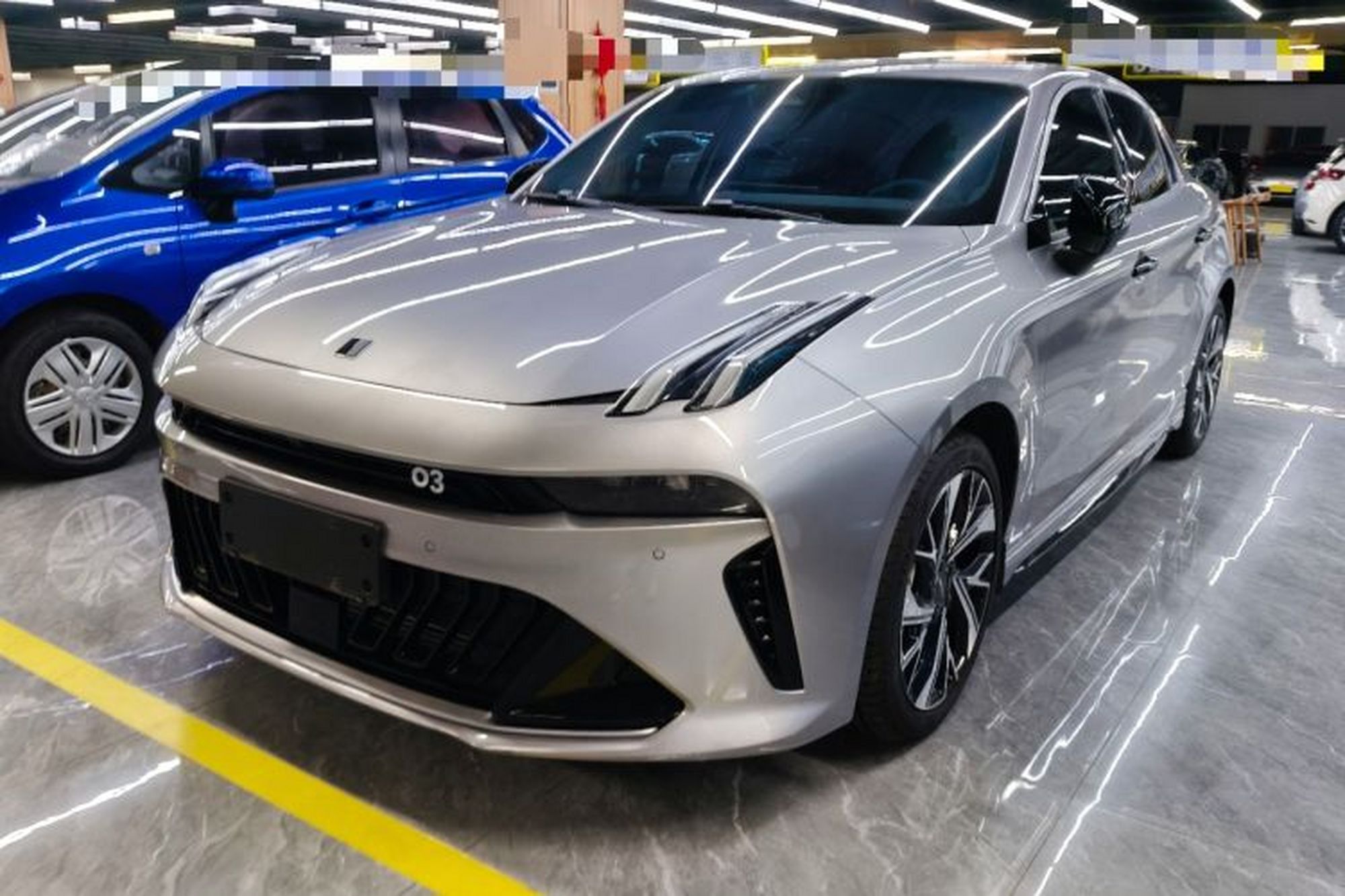 LYNK&CO 03