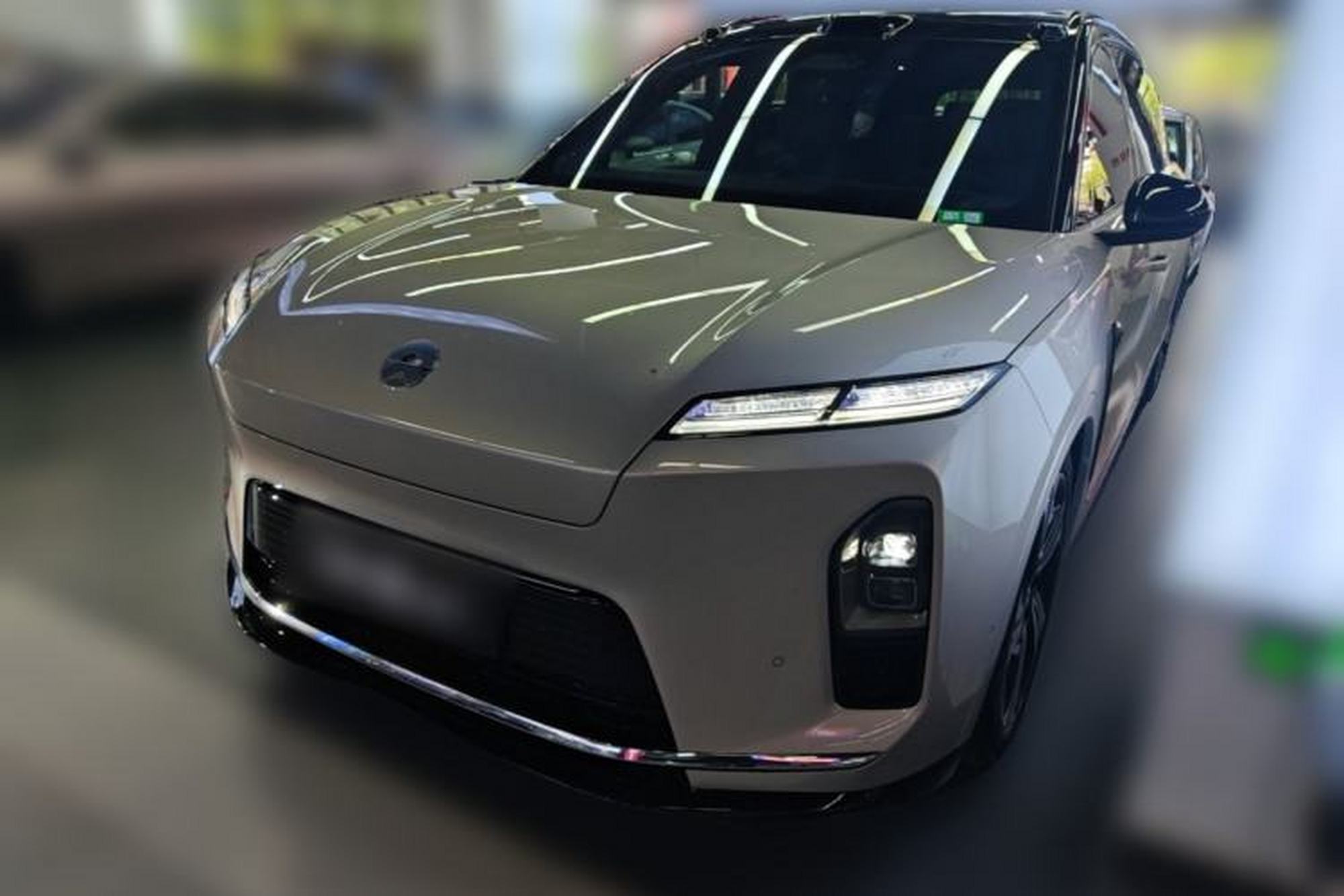 NIO ES8