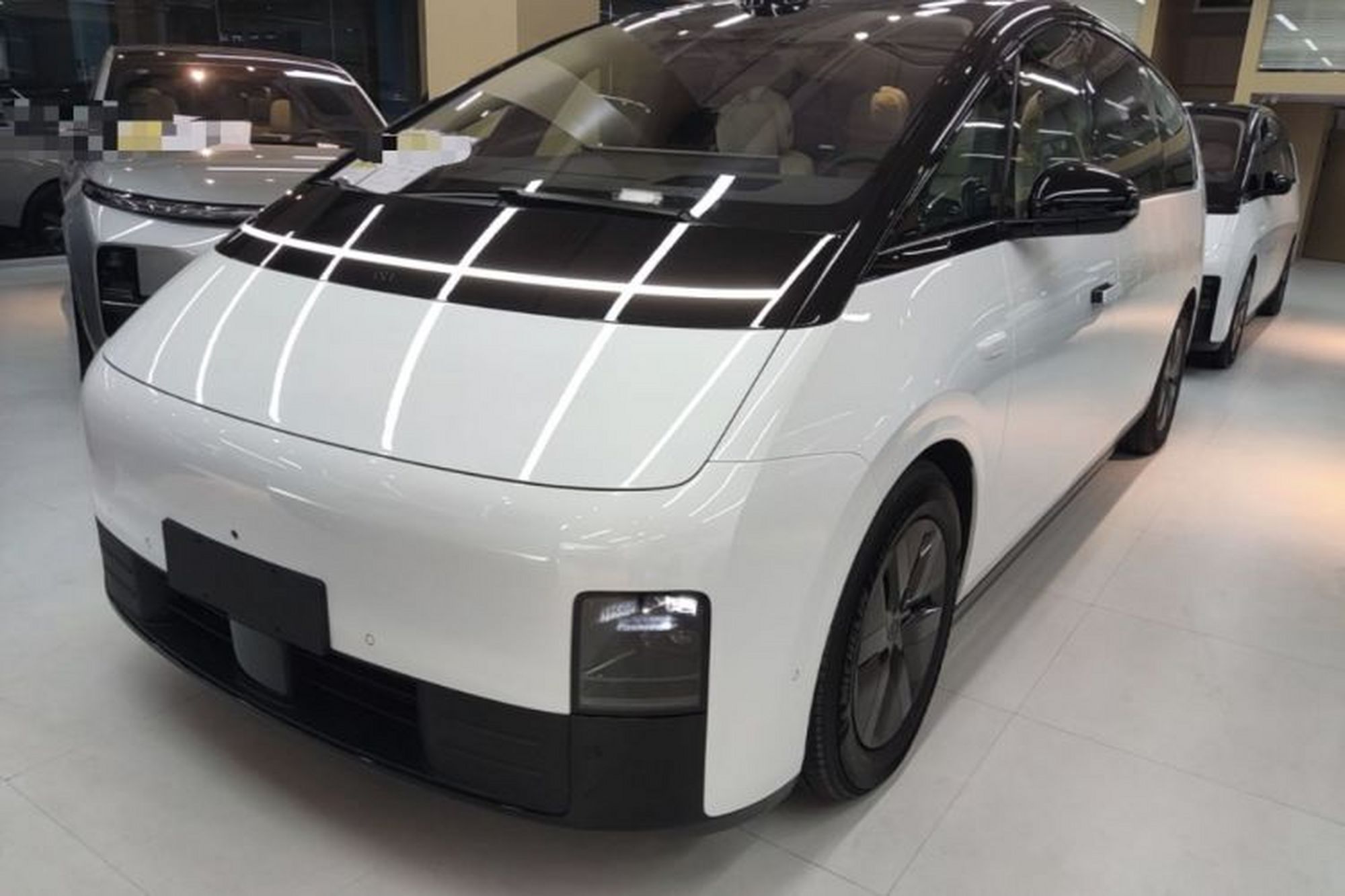 Li Auto MEGA