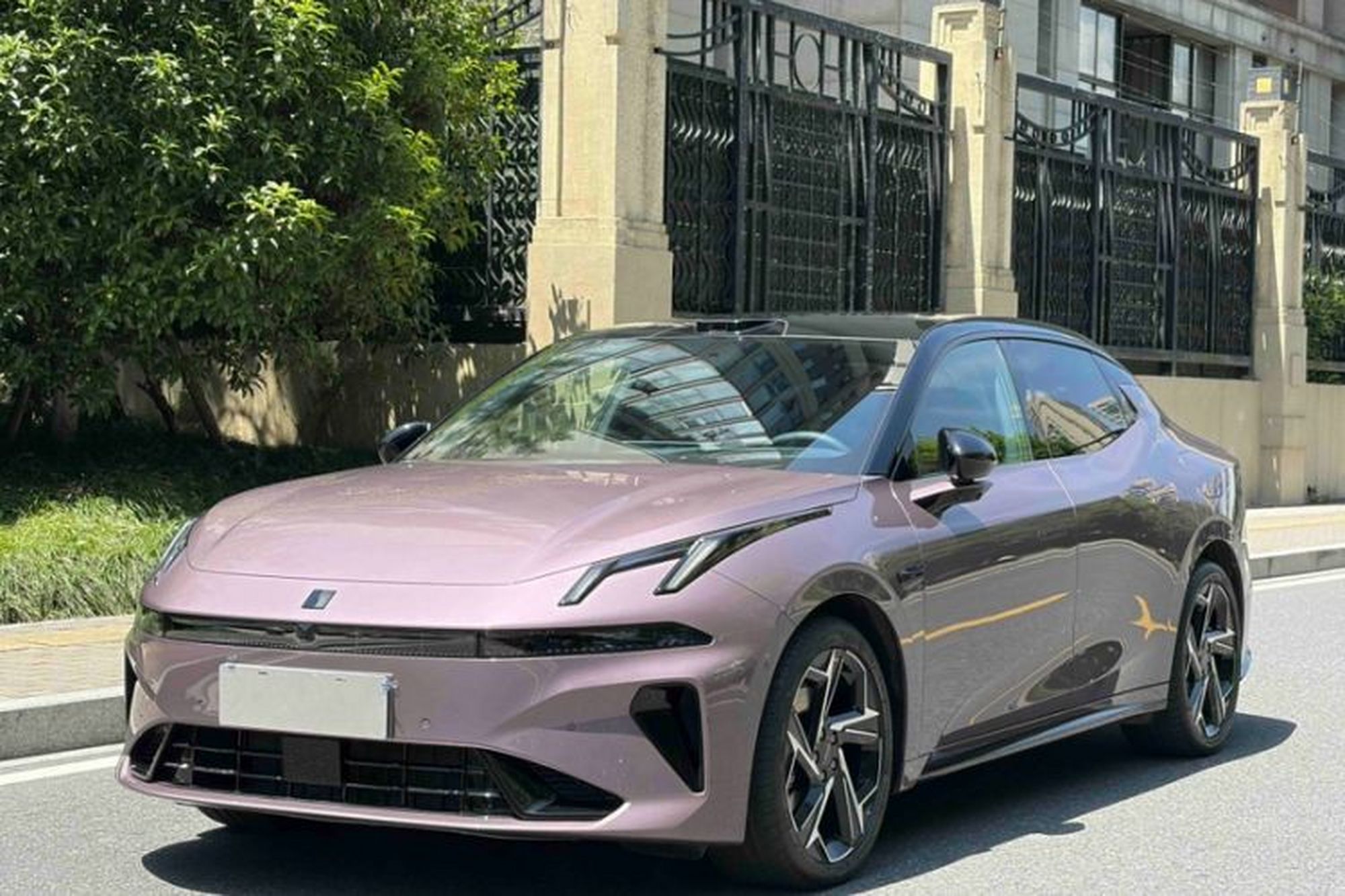 LYNK&CO 07